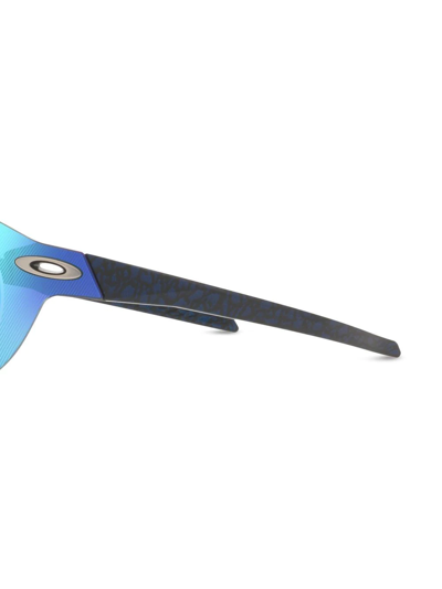 Shop Oakley Oo9098 Re:subzero Sunglasses In Blau