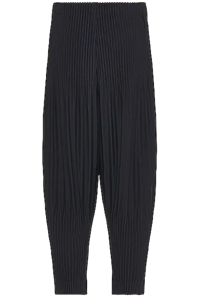 Shop Issey Miyake Basics Relaxed Pant In Navy