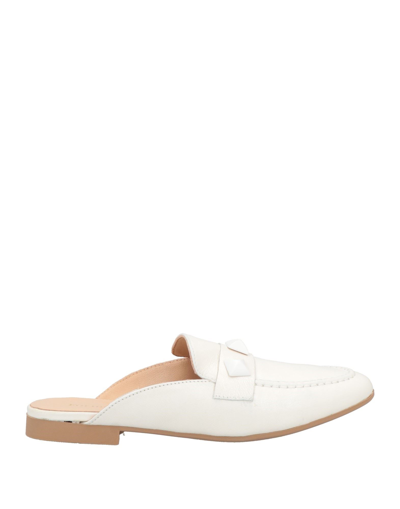 Formentini Woman Mules & Clogs White Size 8 Soft Leather In White