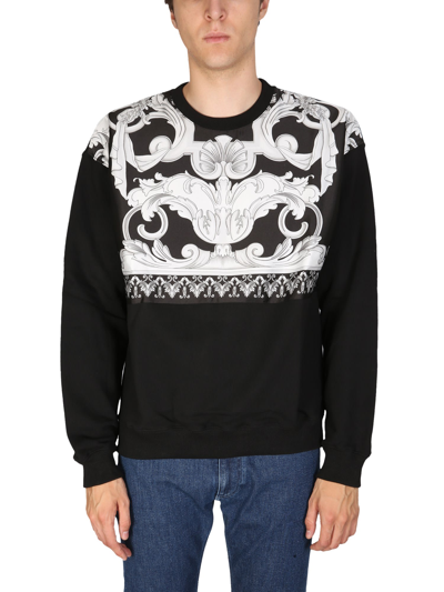 Shop Versace Sweatshirt With Baroque Print In Nero