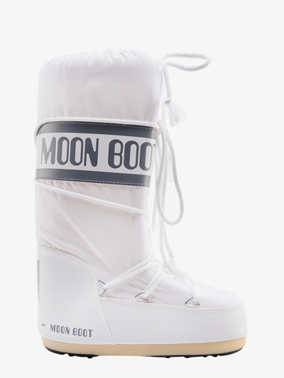 Shop Moon Boot Iconic In White