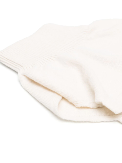 Barrie Cut-out Cashmere Collar In Neutrals