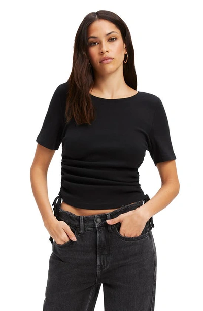 Shop Good American Ruched Side Cotton T-shirt In Black001