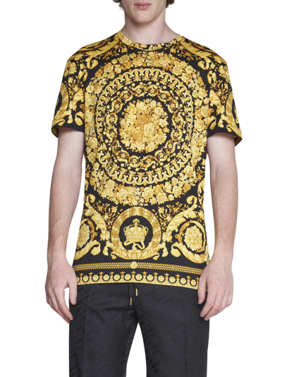 Shop Versace T-shirt In Nero Oro