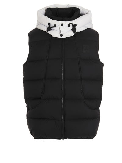 Shop Moose Knuckles Bushwick Vest In White/black