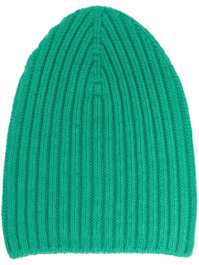 Shop Barrie Ribbed-knit Cashmere Beanie In Grün