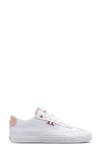 Shop K-swiss Wrapshot Classic Sneaker In White/ Peachy Keen