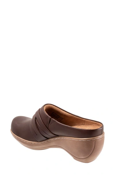 Shop Softwalk ® Mackay Clog In Dark Brown