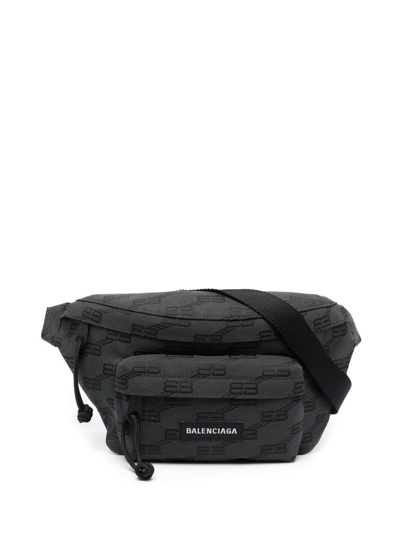 Shop Balenciaga Medium Signature Belt Bag In Schwarz