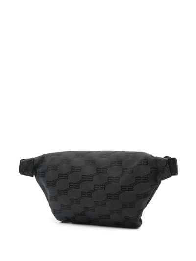 Shop Balenciaga Medium Signature Belt Bag In Schwarz