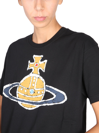 Shop Vivienne Westwood Classic Orb T-shirt In Nero