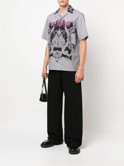Shop Versace Baroque-print Short-sleeved Shirt In Schwarz