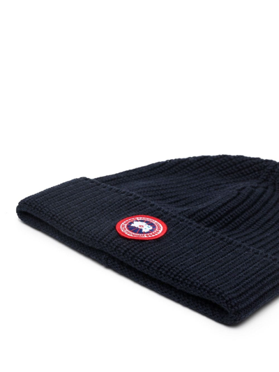 Canada Goose Arctic Disc-embellished Wool Beanie In Blau