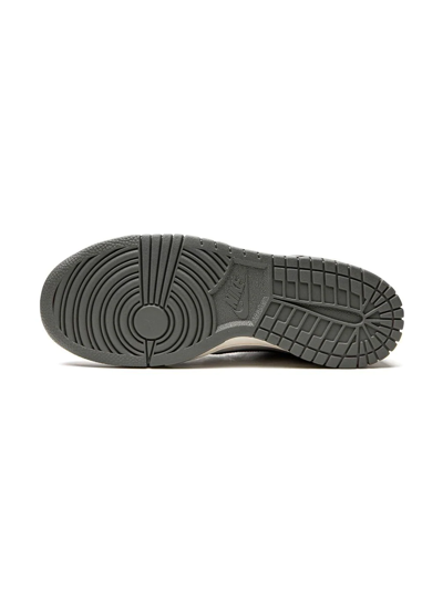 Nike Dunk High Se Sneakers In Grey