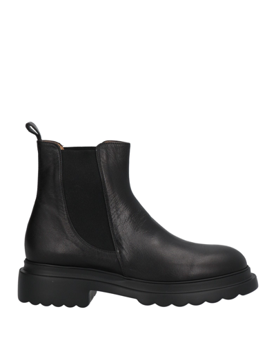 Pomme D'or Ankle Boots In Black