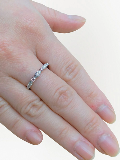 18K白金钻石订婚戒指