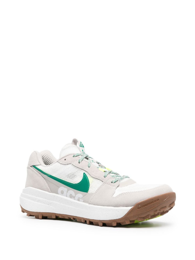 Nike Acg Lowcate "light Iron Ore/green" Sneakers In Grau