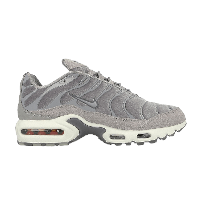 Pre-owned Nike Wmns Air Max Plus Lux 'gunsmoke' In Grey