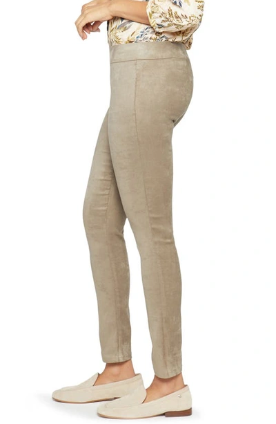 Nydj Faux Suede Leggings In Saddlewood