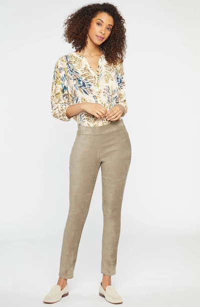 Nydj Faux Suede Leggings In Saddlewood