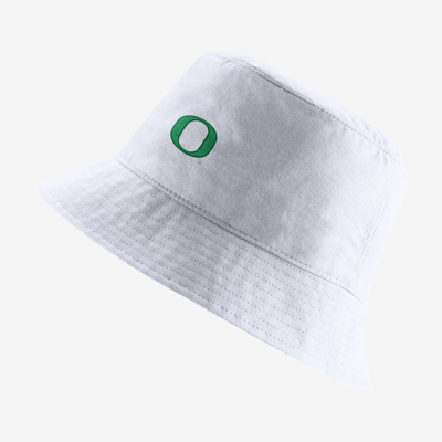 Shop Nike Unisex College (oregon) Bucket Hat In White
