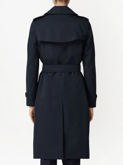 Burberry Chelsea Heritage Double-breasted Trench Coat In Blau
