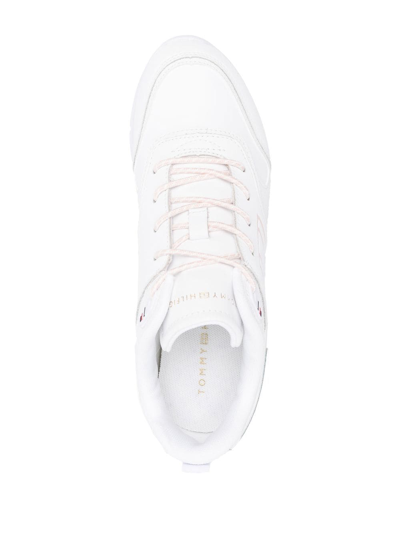 Shop Tommy Hilfiger Logo-print Calf-leather Sneakers In Weiss