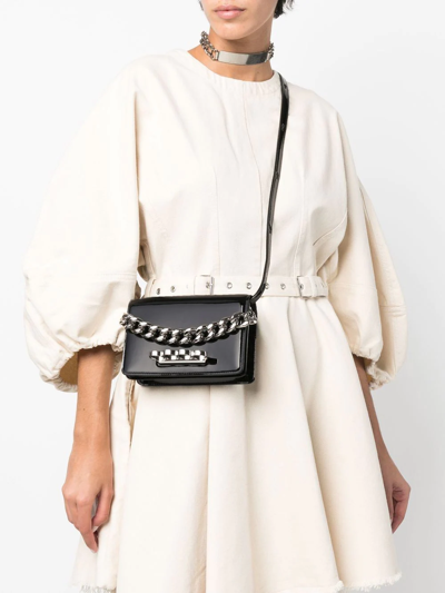 Alexander Mcqueen Four Ring Patent-leather Tote Bag In Schwarz