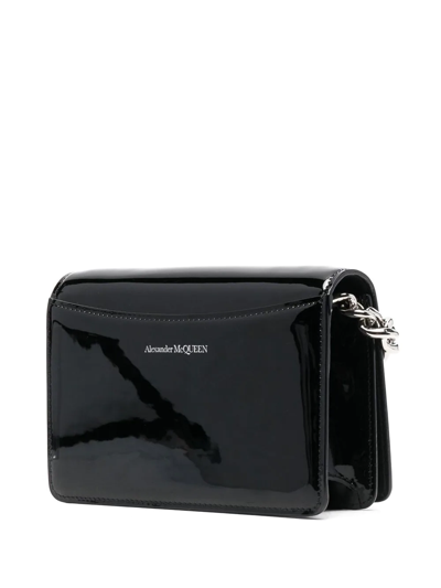 Alexander Mcqueen Four Ring Patent-leather Tote Bag In Schwarz