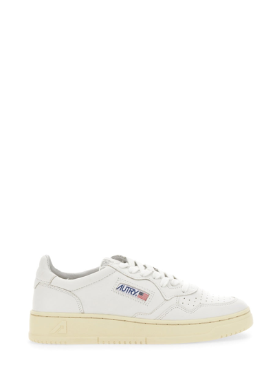Shop Autry Sneaker Ll20 In White