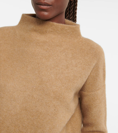Shop Vince Cashmere Sweater In Sand Shell