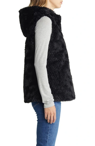 Gallery Reversible Water Resistant Vest With Removable Hood In Black