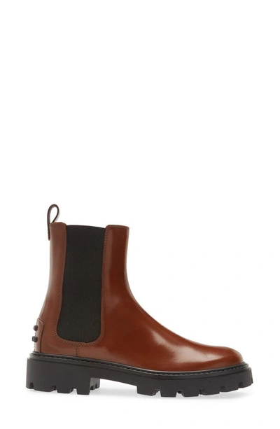 Shop Tod's Lug Sole Chelsea Boot In Cuoio Scuro