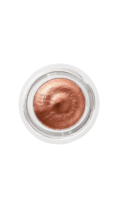 Charlotte Tilbury Eyes To Mesmerise In Walk Of No Shame