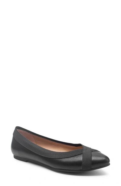 Shop Me Too Reign Flat In Black Nappa