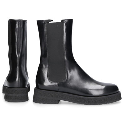 Shop Truman's Chelsea Boots 9210 Calfskin In Black