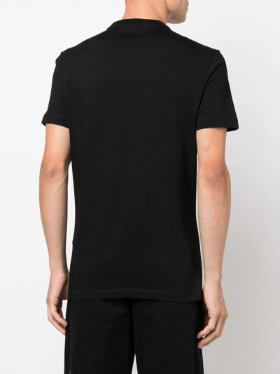 Versace Medusa Print T-shirt In Schwarz