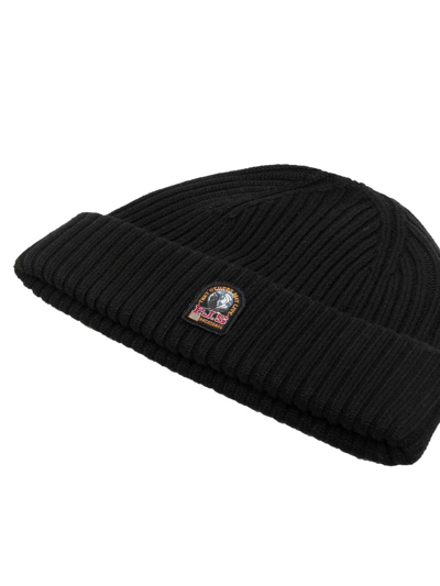Shop Parajumpers Logo-patch Ribbed-knit Beanie In Schwarz