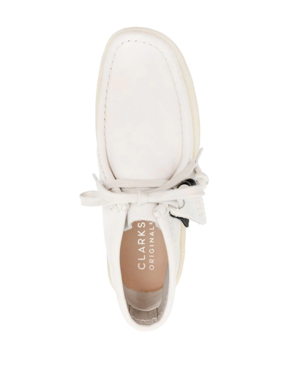 Clarks Originals Wallabee Ankle Boots In Weiss