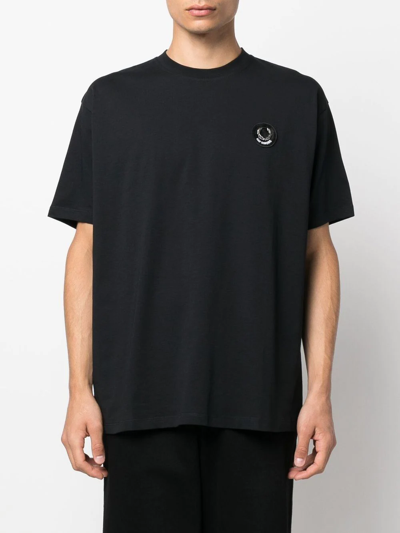 Fred Perry Logo-patch Short-sleeved T-shirt In Schwarz