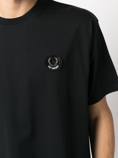 Fred Perry Logo-patch Short-sleeved T-shirt In Schwarz