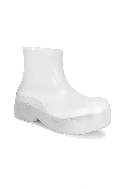 Bottega Veneta Puddle Rubber Ankle Boots In Glass