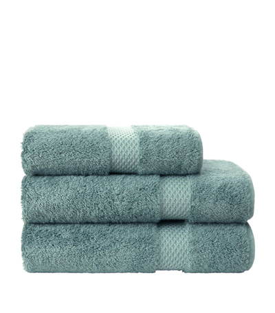 Shop Yves Delorme Étoile Hand Towel (55cm X 100cm) In Green