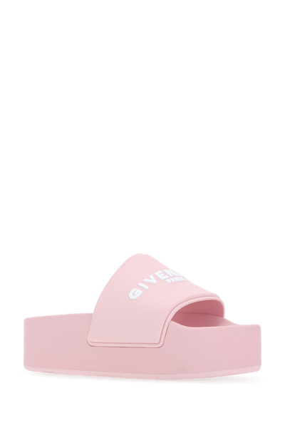 Shop Givenchy Pastel Pink Rubber Slide Slippers Nd  Donna 40