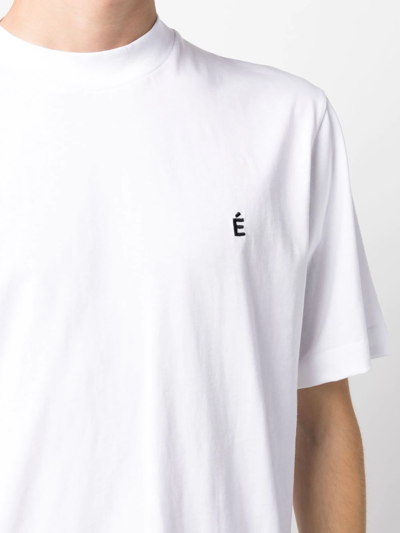 Shop Etudes Studio Logo-embroidered Oversize T-shirt In Weiss