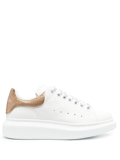 Alexander Mcqueen Metallic Oversized Low-top Sneakers In Weiss