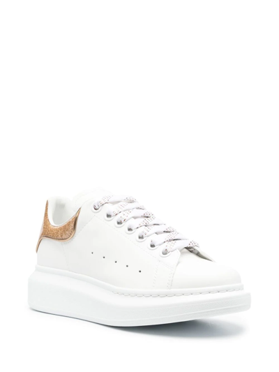 Alexander Mcqueen Metallic Oversized Low-top Sneakers In Weiss
