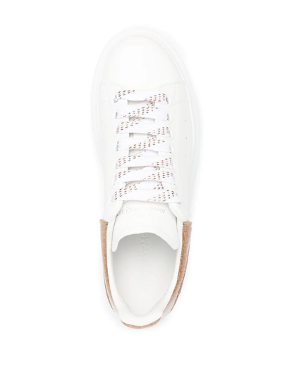 Alexander Mcqueen Metallic Oversized Low-top Sneakers In Weiss