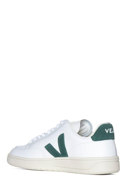 Shop Veja Logo Detailed Low-top Sneakers In Bianco E Verde