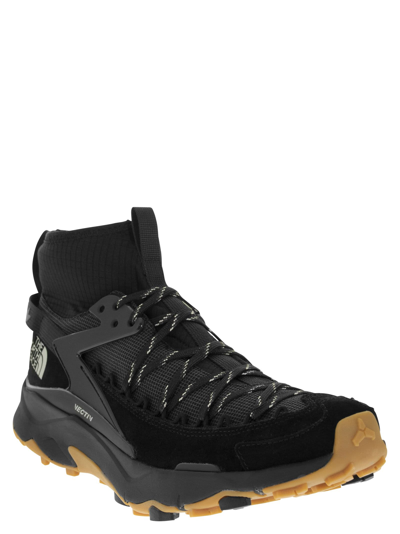 Shop The North Face Vectiv Traval Peak - Sneakers In Black